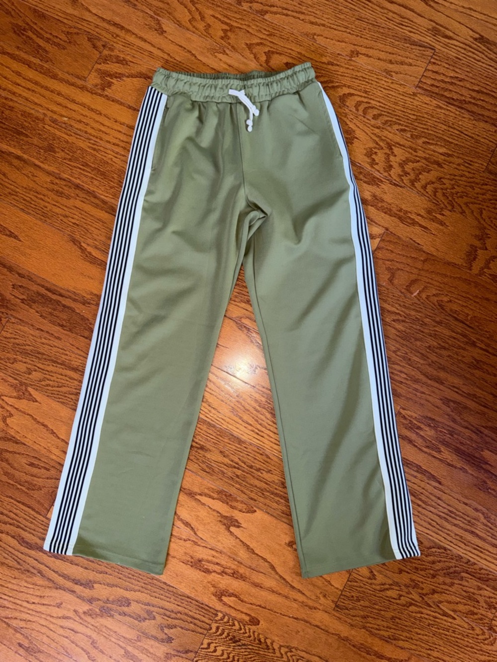 MNML Loose Track Pants with Side Stripes